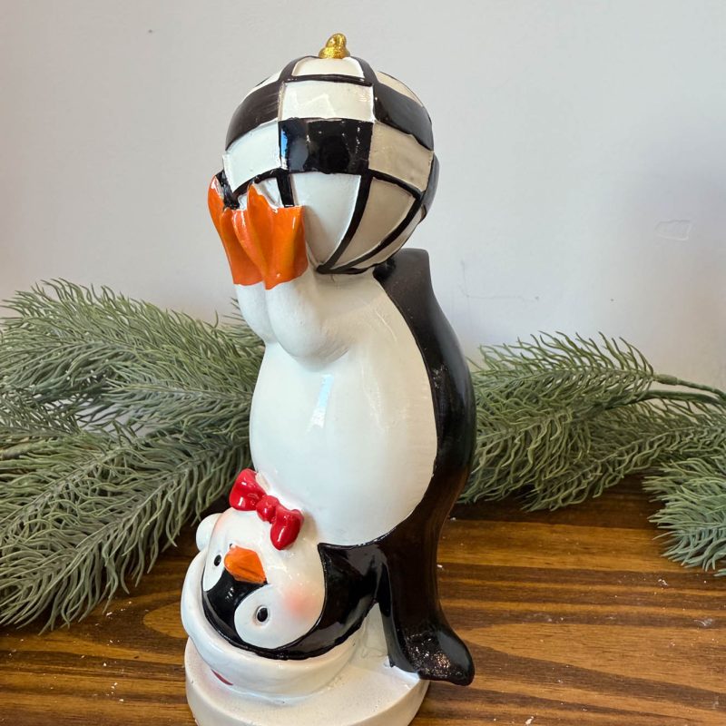 PINGUINO CON SFERA